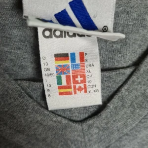 Vintage Adidas Shirt Logo Bestickt Grau XL 9