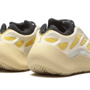 ADIDAS Yeezy 700 V3 Safflower 10