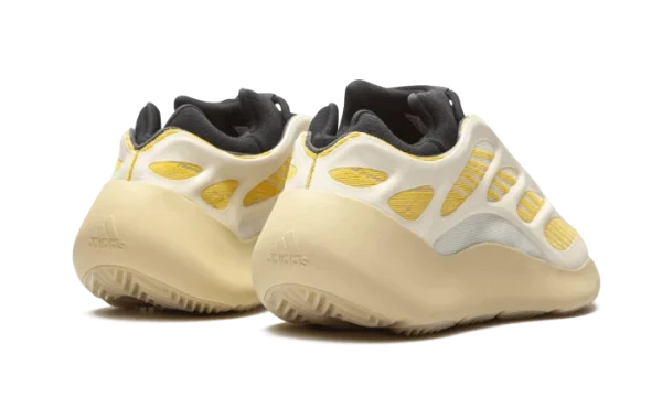 ADIDAS Yeezy 700 V3 Safflower 4