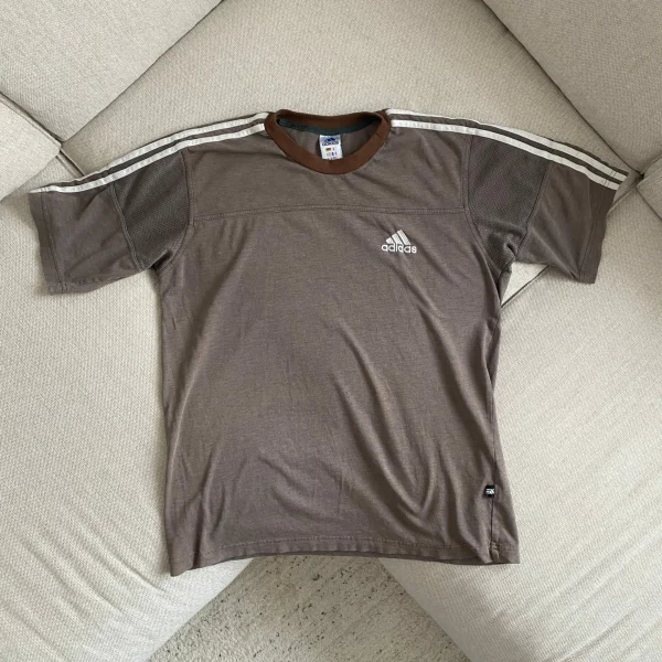 Adidas Tee (M) 1